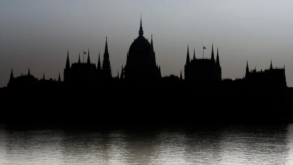 Silhouette of the Parliament of Budapest — Stock Photo, Image