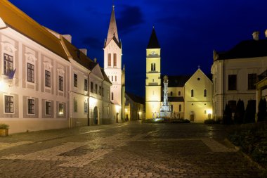 Veszprem eski şehrin gece görünümü