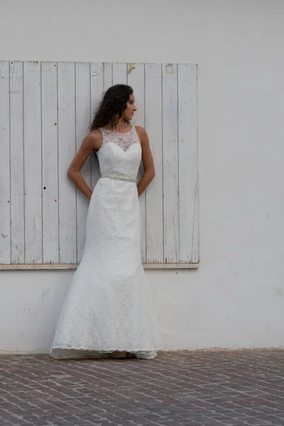 Bride posing — Stock Photo, Image