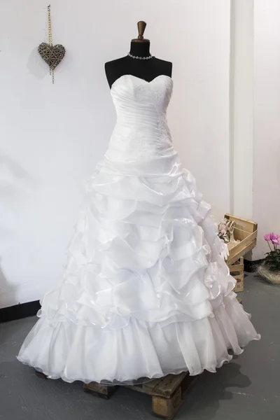 Vestido de novia —  Fotos de Stock