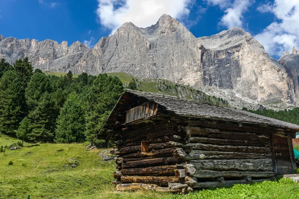 Berghütte in Gardeccia — Stockfoto