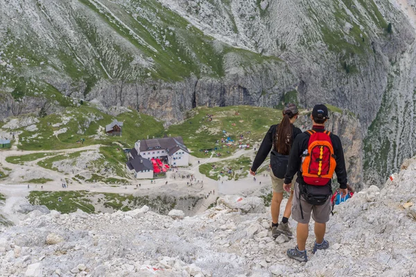 Montañero en Dolomitas —  Fotos de Stock