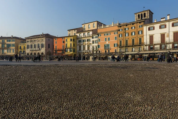 Piazza behån i gamla staden verona — Stockfoto
