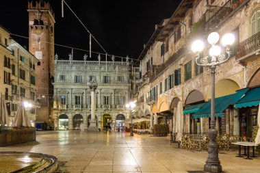 NightView Piazza delle Erbe, Verona