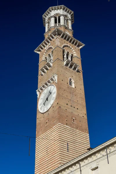 Torre dei Lamberti em Verona — Fotografia de Stock