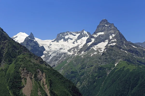 Montanha Belalakaya e dente Sufrudzhu (Sofrudzhu), o Cáucaso, Rússia — Fotografia de Stock