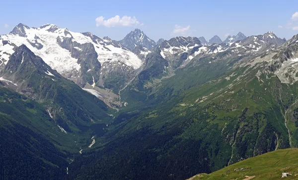 Alibek Gorge (Alibek Valley), Main Caucasian ridge, Caucasus, Russia — ストック写真