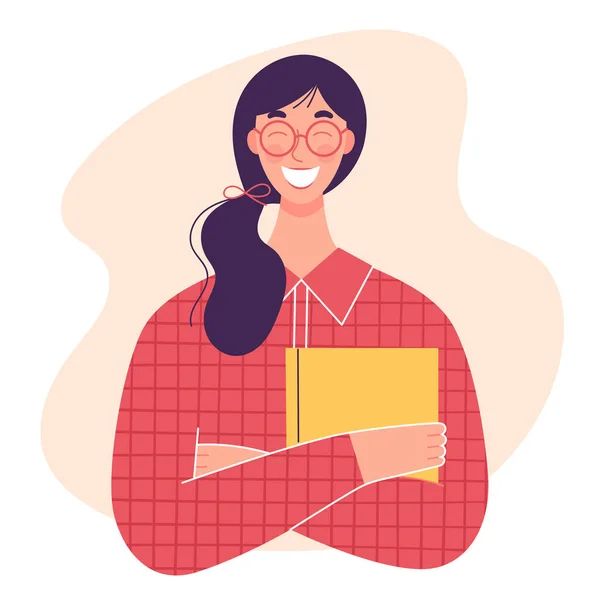 Joven chica sonriente con un libro o libro de ejercicios. Concepto para el aprendizaje, el trabajo de oficina, el amor por leer libros. Carácter vectorial en estilo plano sobre fondo blanco — Vector de stock