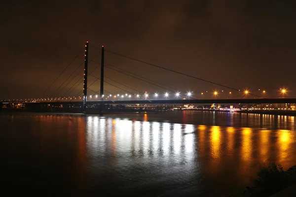 Ponte moderna — Fotografia de Stock