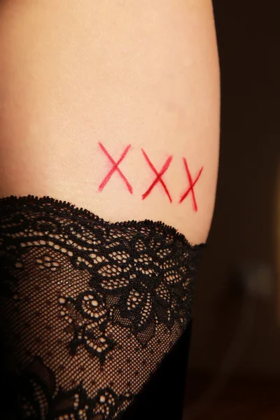 Kızın bacağını XXX