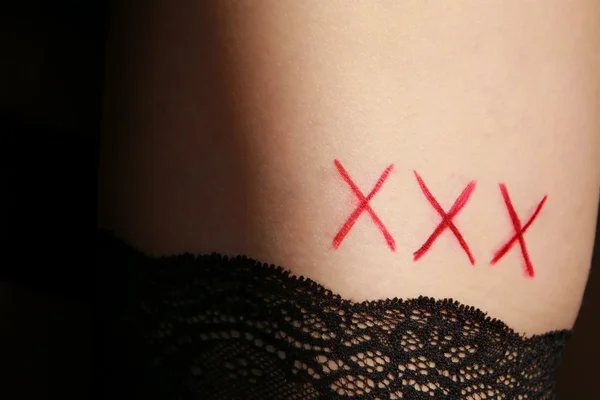 Kızın bacağını XXX