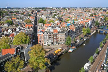 Çan kulesi Amsterdam'dan görüntüleyin