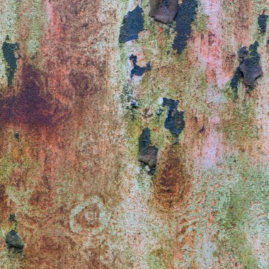 Paslanma ve çatlak izleri olan eski boyanmış metal doku..