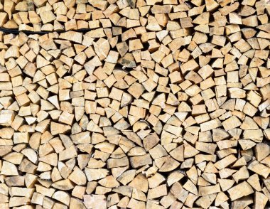 Kışa hazır odun yığını 