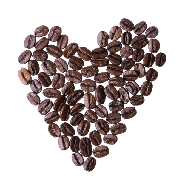 Сердце из кофейных зерен изолированы на белом фоне — стоковое фото