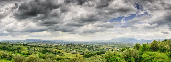 Panorama landskap i närheten Montefalco — Stockfoto