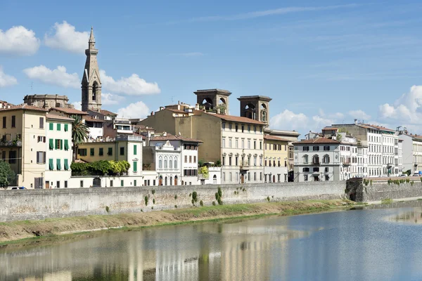 Häuser und Fluss Arno florence — Stockfoto