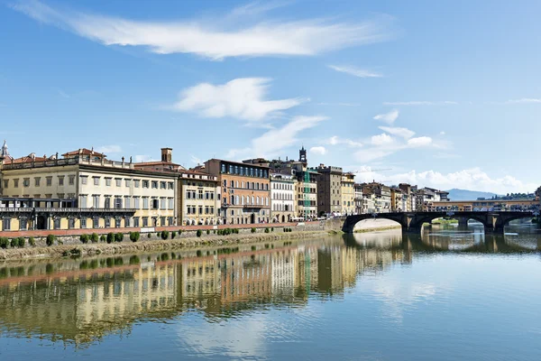 Casas y río Arno Florencia — Foto de Stock