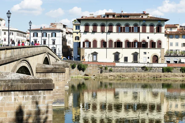 Houses and river Arno Florence — Stock Photo, Image