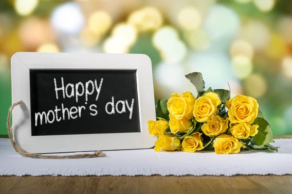 Slate blackboard mothers day and roses — Stock Photo, Image