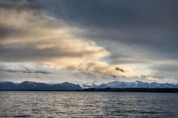 Sjön kvällen humör — Stockfoto