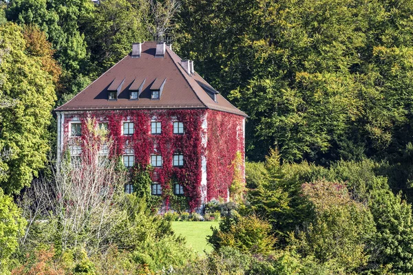 Zamek Berg nad jeziorem Starnberg — Zdjęcie stockowe