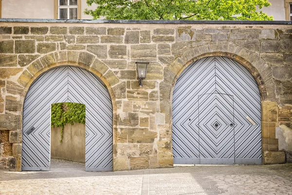 Two gates in a wall — Stock Photo, Image