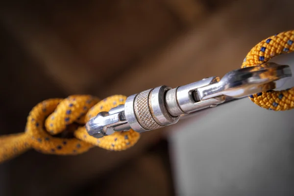 Carabiner with rope — Stock Photo, Image