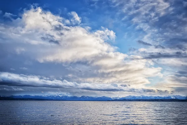 Danau Tutzing dengan awan — Stok Foto