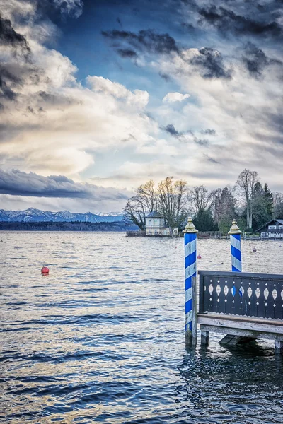 Lago Tutzing com ponte de pouso — Fotografia de Stock