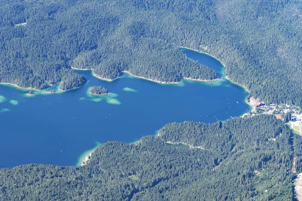 Vista para o lago Eibsee — Fotografia de Stock