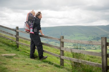 Çocuk ile yürüyüş etkinliği