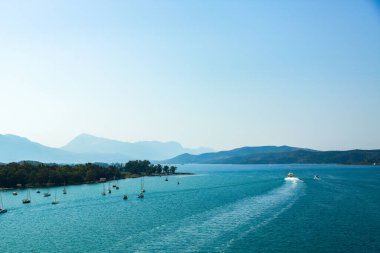 Yunanistan 'daki Paros adasının kıyıları yukarıdan görünüyor