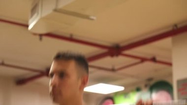 Ağız kavgası ağırlık kaldırma tren