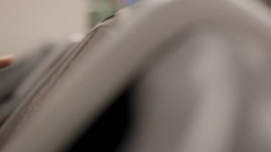 Koşu bandında iken kadın ayakkabı