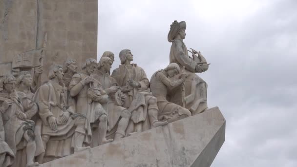 Estátua Padrao dos Descobrimentos em Portugal — Vídeo de Stock