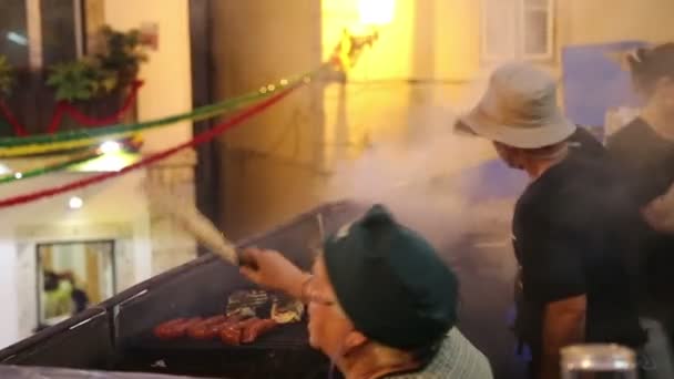Autentico barbecue popolare portoghese — Video Stock