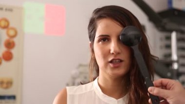 Kapsamlı göz sınavları bir klinikte