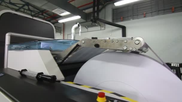 Fabriek papiermachine — Stockvideo