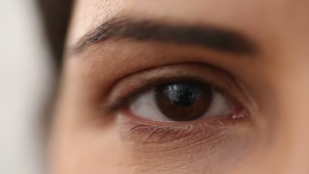 Photopupillary reflex test — Stock video