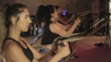 Kadınlar egzersiz direnç çizgili