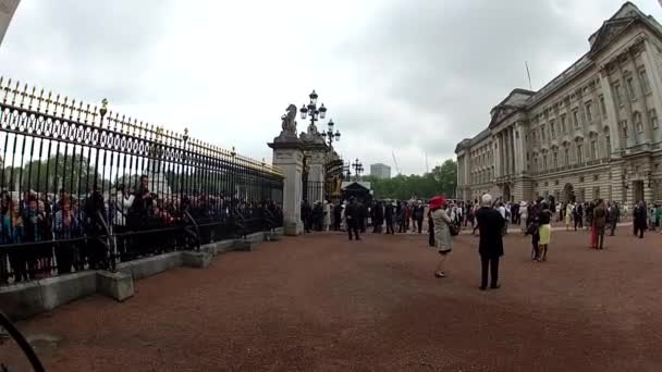 Buckingham palace — Stockvideo