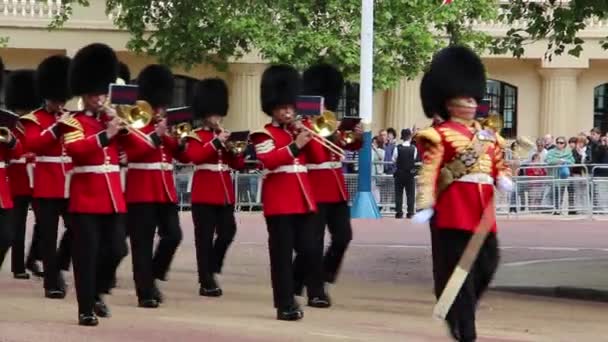 女王の兵士女王の誕生日のリハーサル パレード — ストック動画