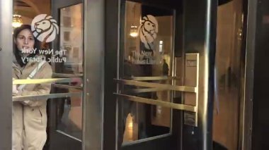 Ny Halk Kütüphanesi girişi
