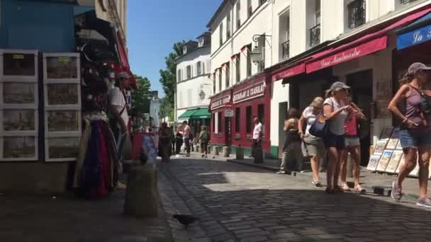 Callejón en el Montmartre — Vídeo de stock