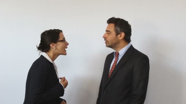 Злой босс в споре с сотрудником
— стоковое видео Злой босс в споре с сотрудником
— стоковое видео