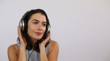 Profesyonel kulaklık ile müzik dinlemek