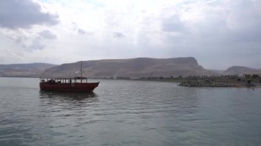Celile Denizi üzerinde eski tekne