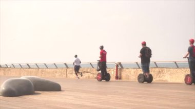 Tel-Aviv yol yürüme Yaffo Segway insan ışınlama