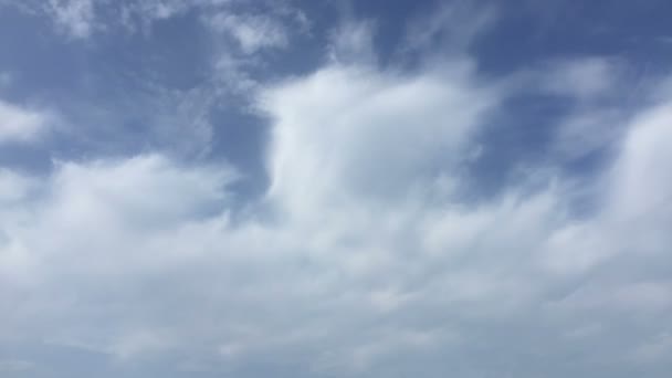 Feather cloud in the sky timelapse — Stock Video